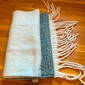 Blanket scarf with fringe detail